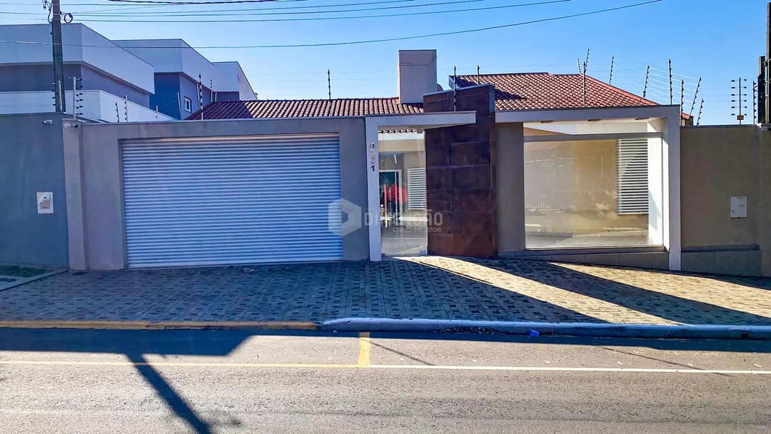 Clique para ampliar Casa à venda na Zona I, em Umuarama-Pr.