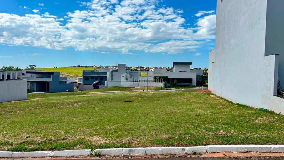 Clique para ampliar Terreno à venda no Condomínio Paysage Essenza, em Umuarama - PR