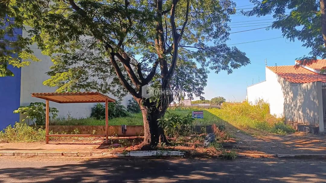 Clique para ampliar Terreno à venda no Parque Cidade Jardim, em Umuarama-PR